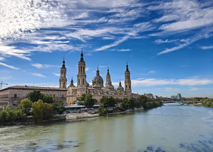 El Puente Del Arrabal By Alogest Lägenhet Zaragoza